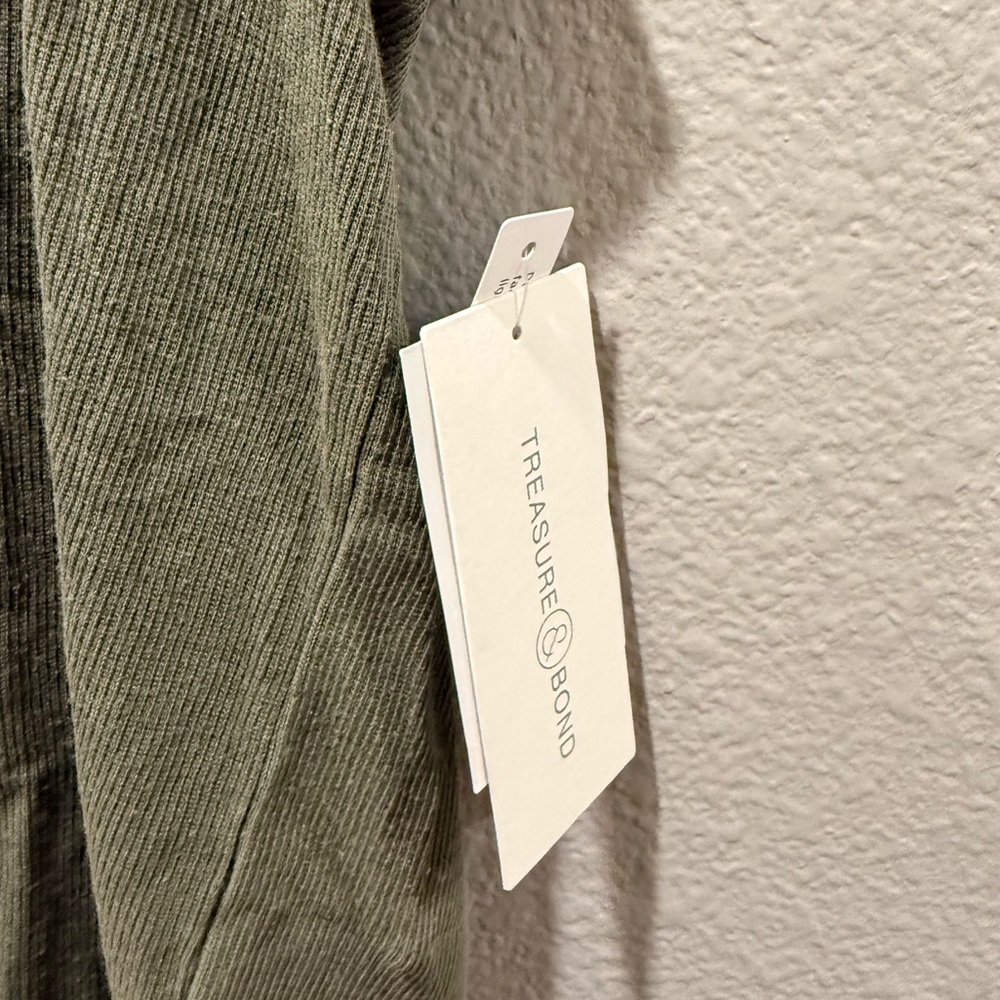 🌿 NWT Nordstrom Treasure & Bond Ribbed Olive Green Tank Top – Size L 🌿 - Picture 4 of 5